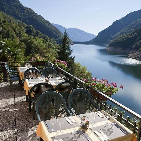 Hotel Al Lago Vogorno Exterior photo