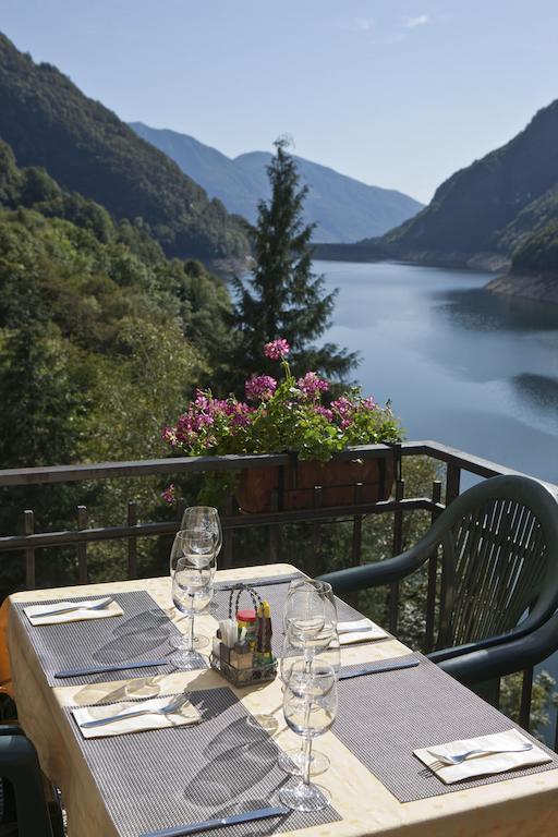 Hotel Al Lago Vogorno Exterior photo