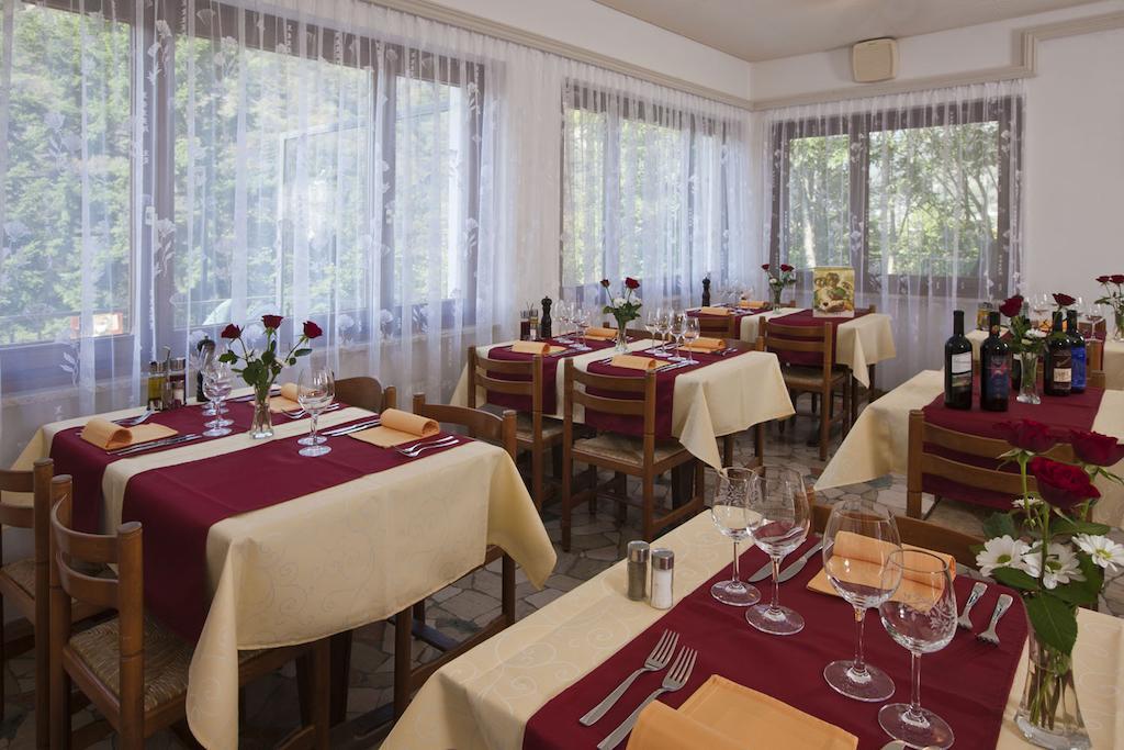 Hotel Al Lago Vogorno Exterior photo